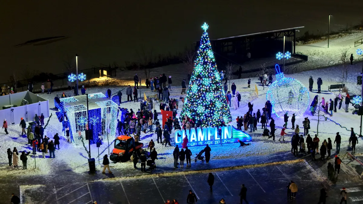 Christmas at the Crossings (Champlin) — official source image