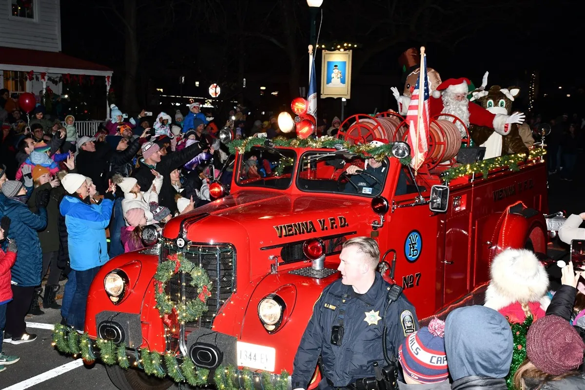 Church Street Holiday Stroll — Vienna — official source image