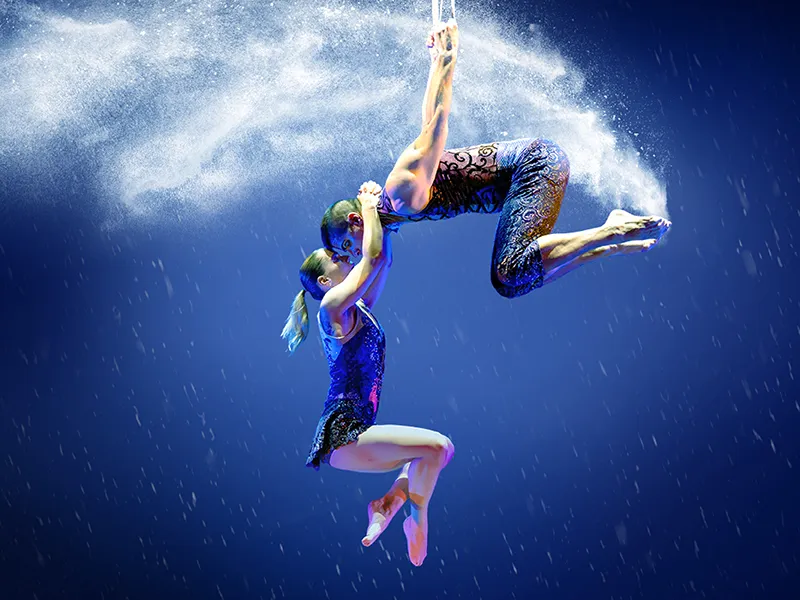 Cirque Dreams Holidaze at NJPAC — official source image