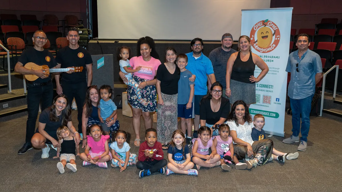 Mint 2 Move for Kids: Bilingual Latin Music and Stories — official source image