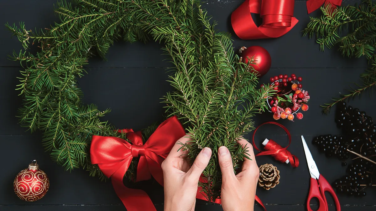 Eco-Family Programs: Natural Wreath Making — Elmwood Park Zoo — official source image