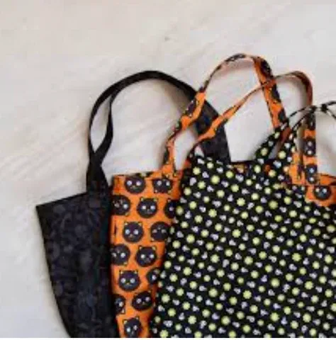 Three Little Birds Parent-and-child Trick-or-treat Bag Sewing — program image