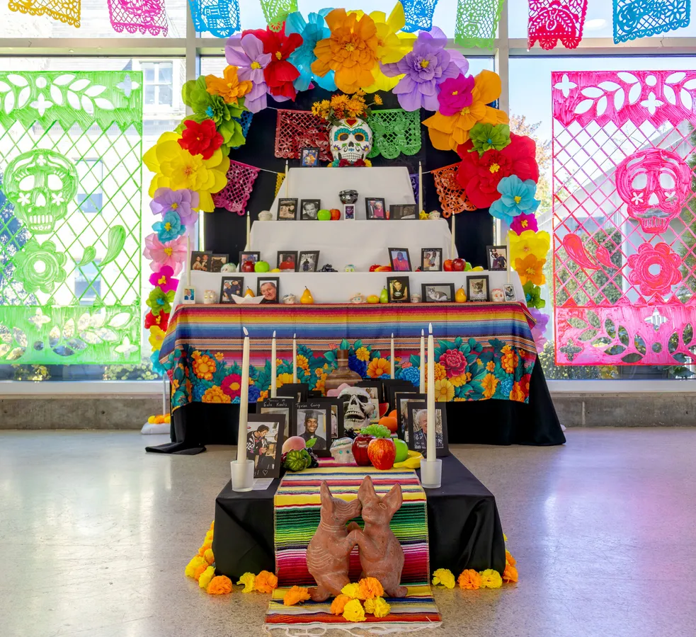 Día de Muertos Community Altar — Hudson River Museum — official source image