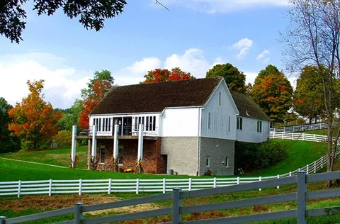 Round Hill Park Exhibition Farm — official source image
