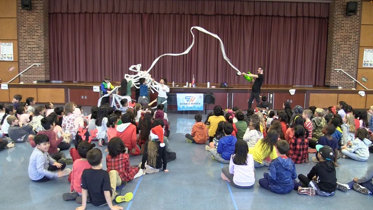 Science Heroes: Digging It (family STEM show) — official source image