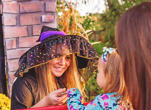 Hayrides to the Witch's House — Linvilla Orchards — official source image