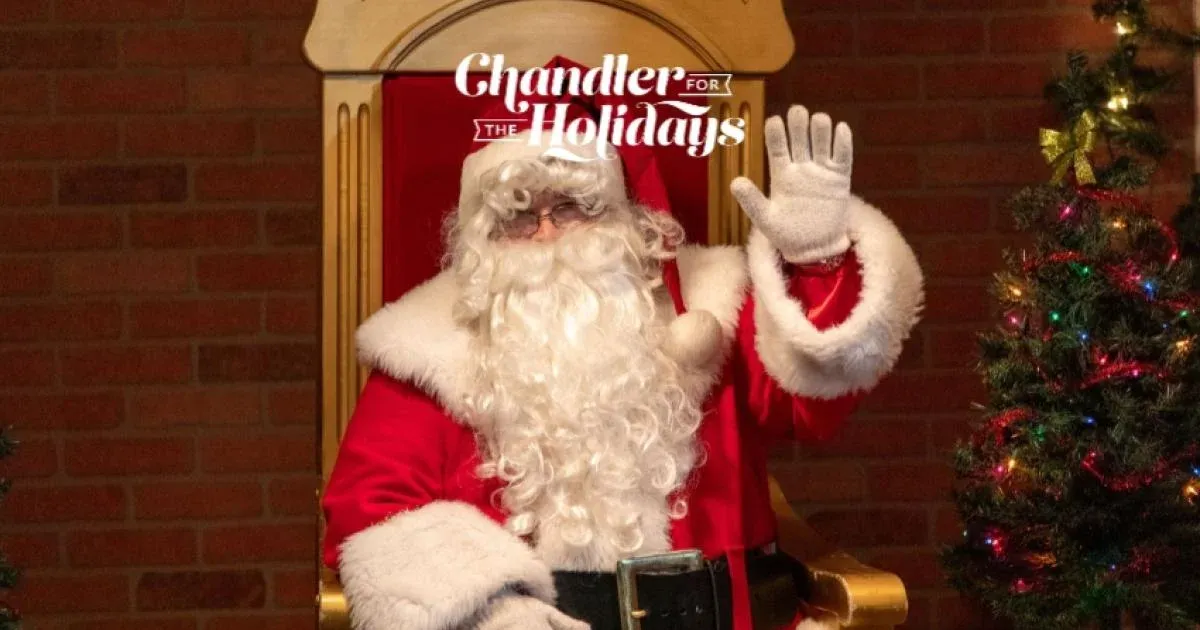 Santa’s House: December Family Photo Sessions — official source image