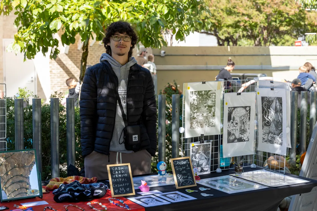 Dallas Teen Artist Market at Klyde Warren Park — official source image