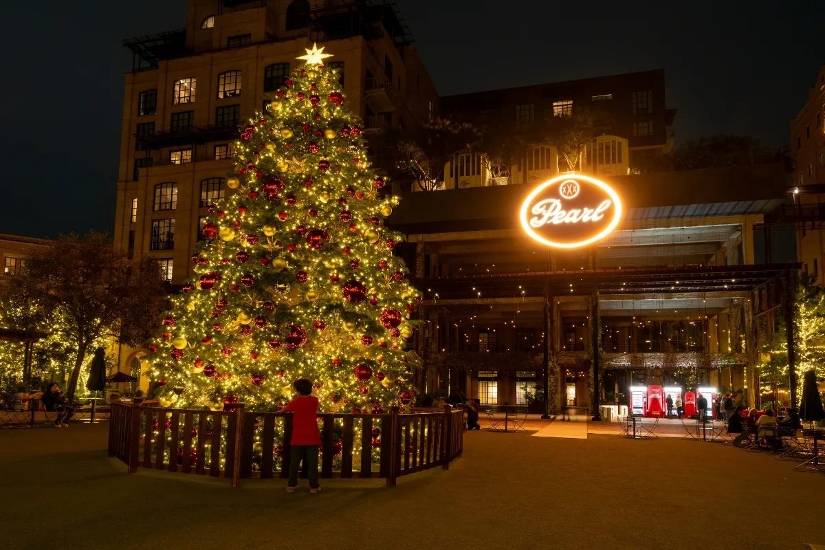 Pearl Holiday Tree Lighting Ceremony — official source image