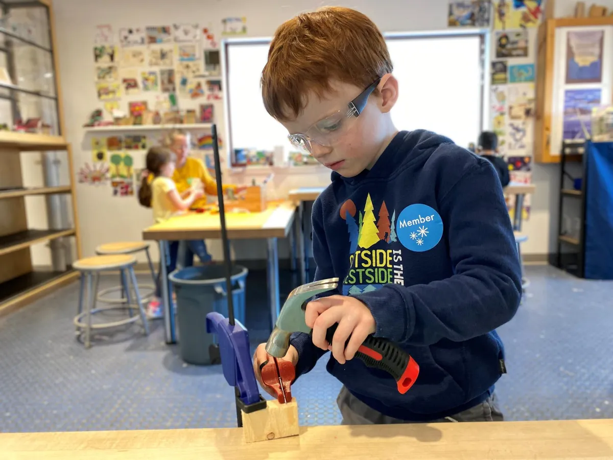 Exploring Hand Tools in the da Vinci Workshop — official source image
