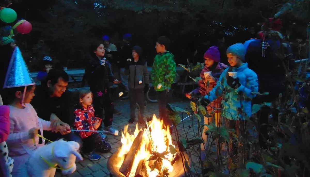 Costumed Scavenger Hunt Walk at Trailside Museum — official source image