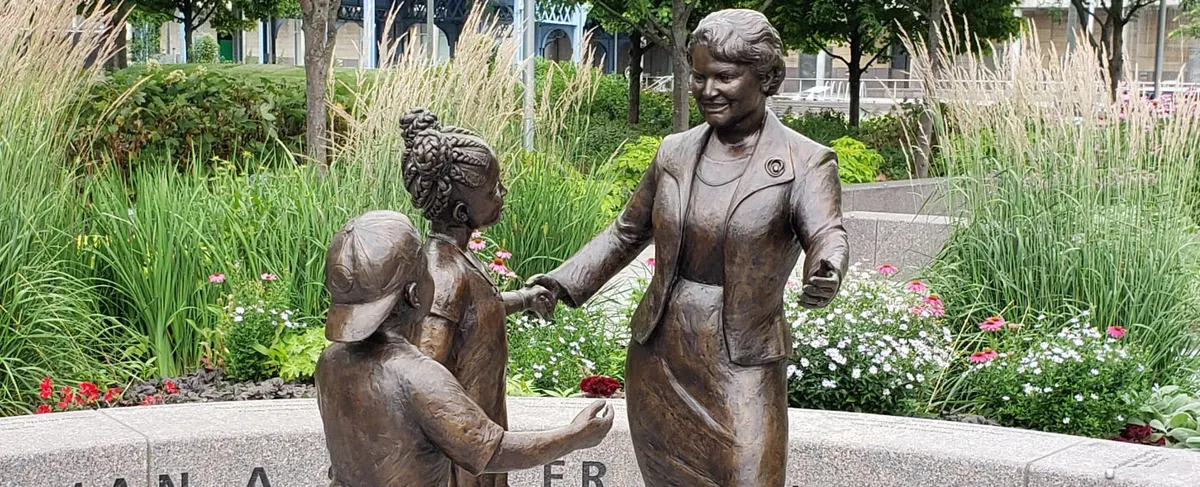Smale Riverfront Park — official source image