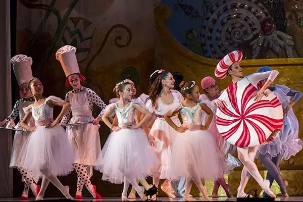 Oakland Ballet: Graham Lustig's The Nutcracker — official source image