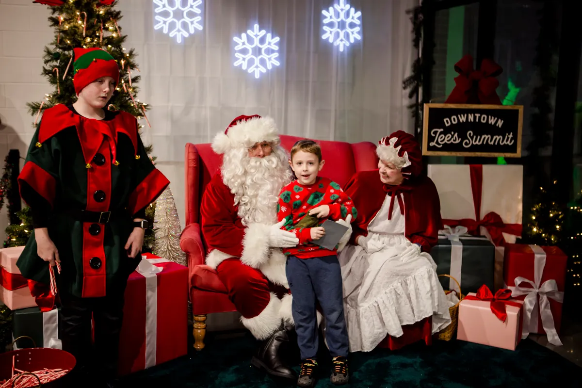 Mayor's Tree Lighting in Downtown Lee's Summit — official source image