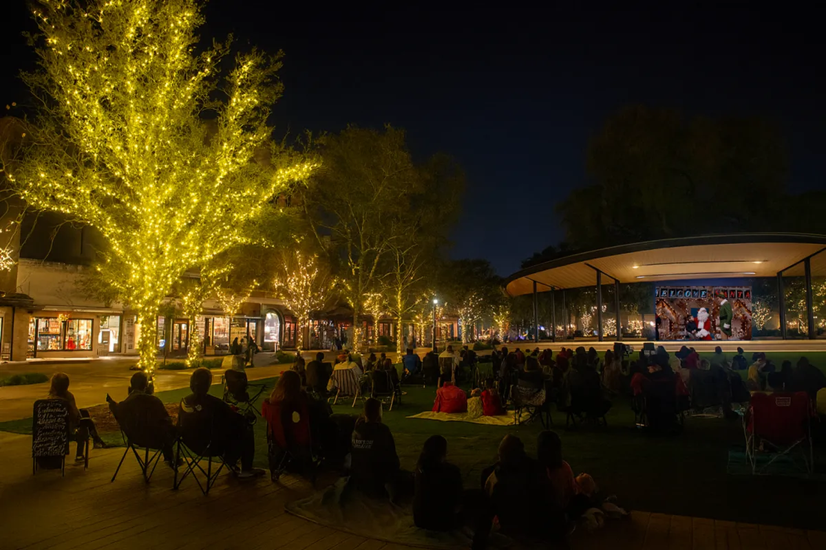 Holiday Movie in the Park at the Alamo — official source image