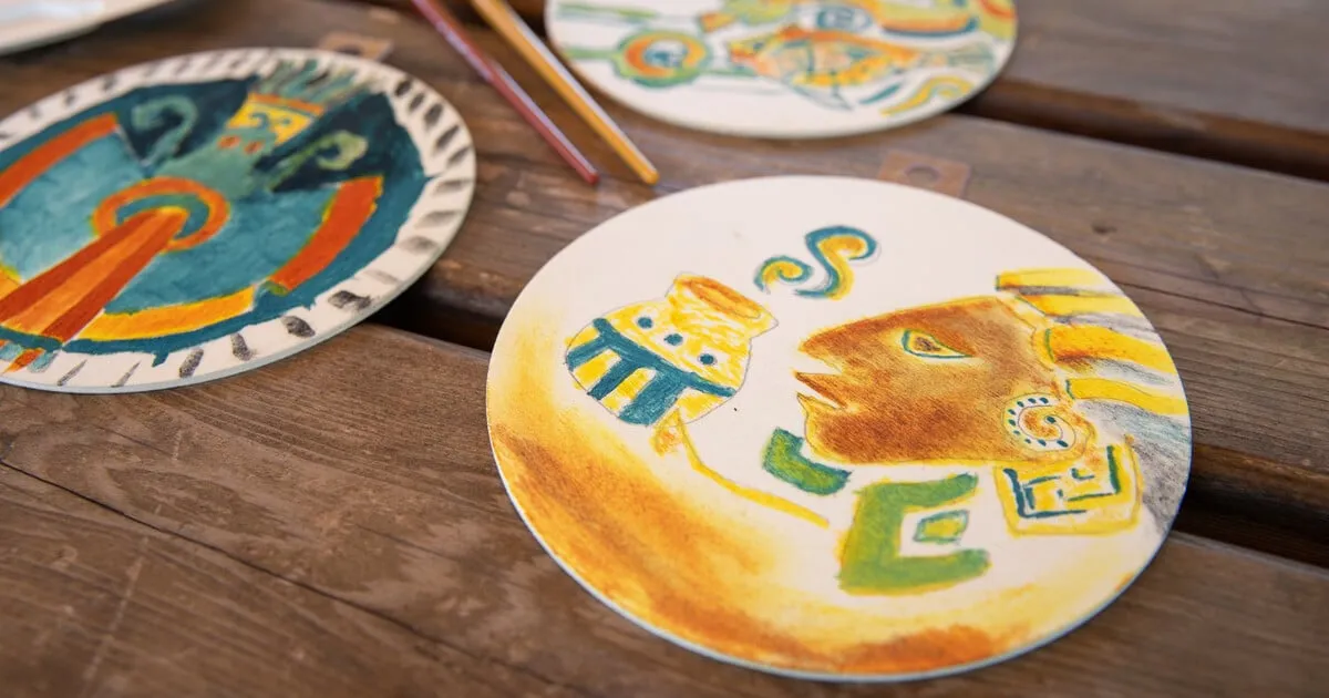 Natural Pigments: Corn and Mexican Marigold (bilingual) — official source image
