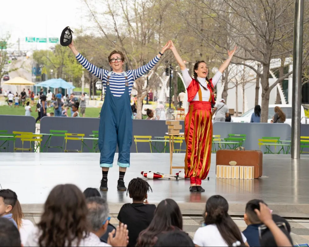 The Ramazinis Circus Holiday Show — official source image