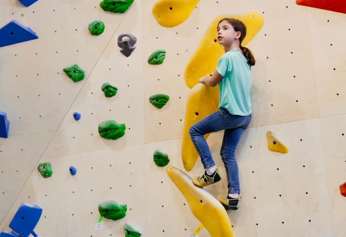 Club Climb Youth Climbing – Armadillo Boulders Downtown — program image