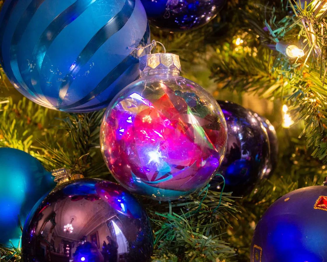 Nebula-in-a-Bubble Holiday Ornament Workshop — Hudson River Museum — official source image